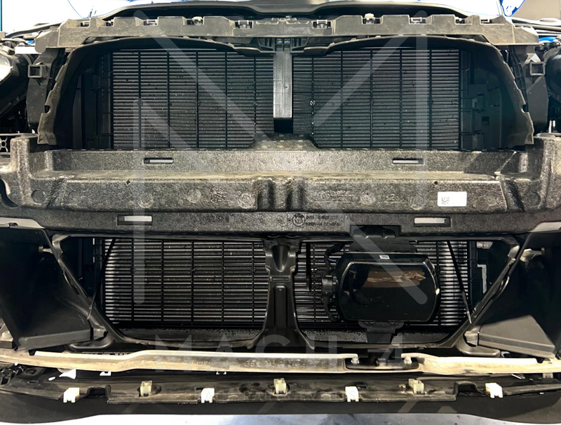 Laden Sie das Bild in Galerie -Viewer, BMW Steinschlagschutz Gitter unten / Stone chip Guard down für BMW M2 G87 - 17119882366