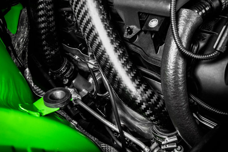 Laden Sie das Bild in Galerie -Viewer, Eventuri Carbon Chargepipes für BMW M2 Competition / M2 CS F87 S55 Motor
