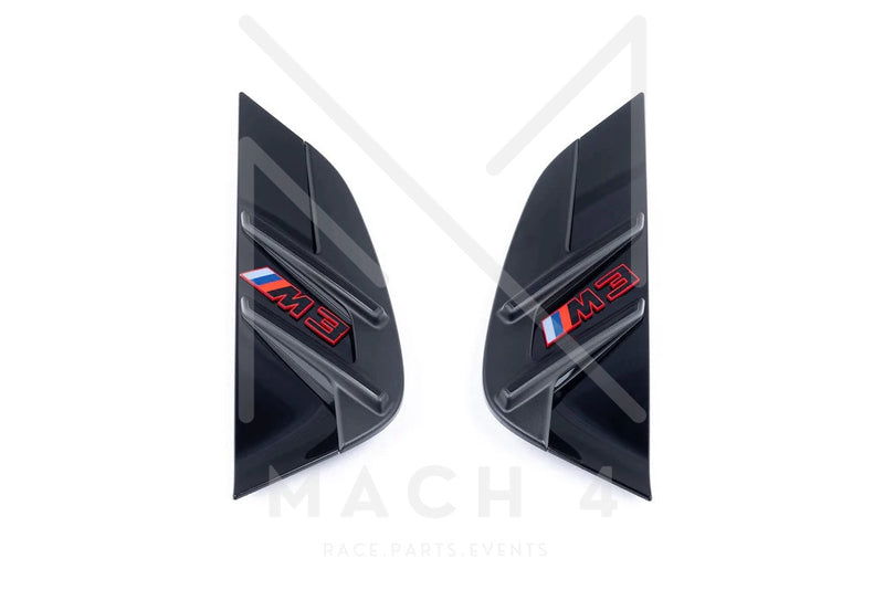 Laden Sie das Bild in Galerie -Viewer, BMW Original M3 CS G80 Seiten Kiemen M3 rot / Air Breather Badge M3 red/black für BMW M3 G80/G81 - 51137887321/51137887322