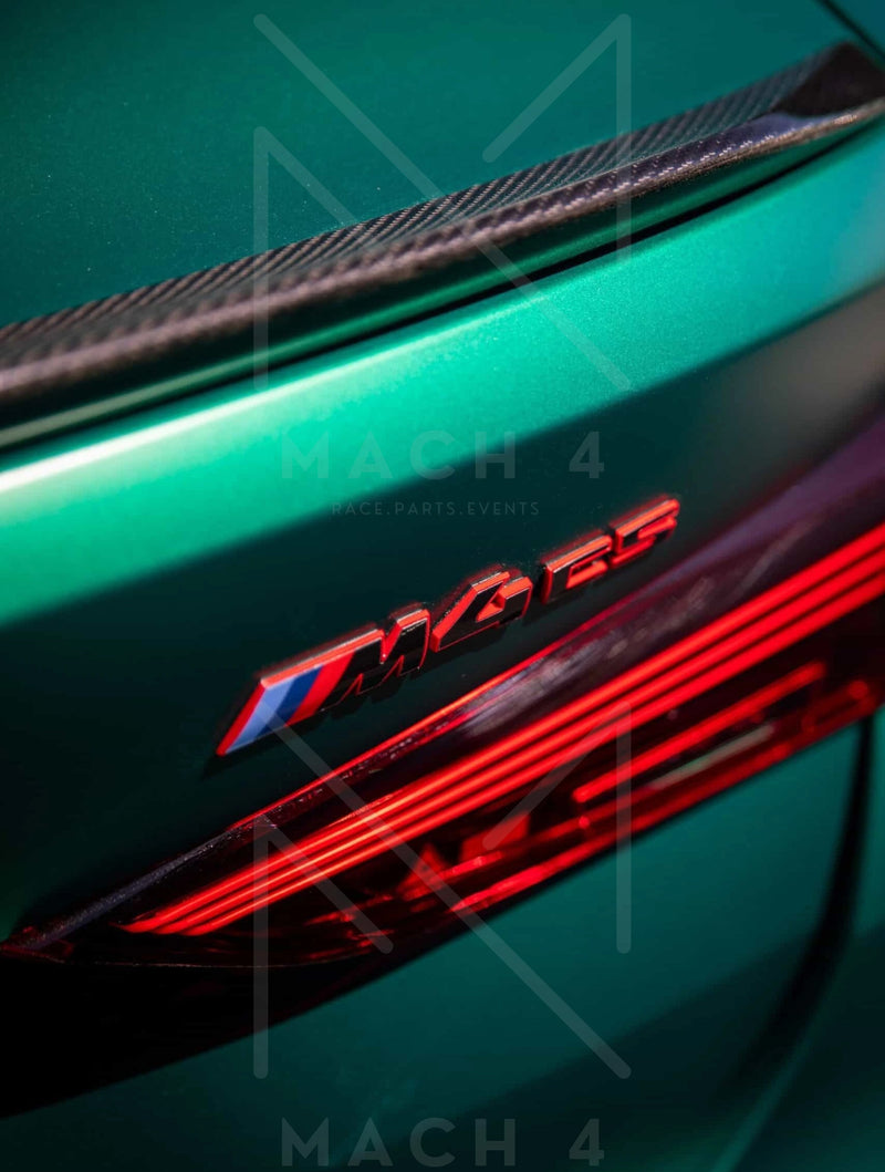 Laden Sie das Bild in Galerie -Viewer, BMW M M4 CS G82 Badge Emblem Heckdeckel/Trunk schwarz/rot für BMW M3 G80/G81 - 51147887320