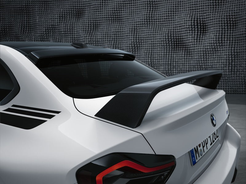 Laden Sie das Bild in Galerie -Viewer, BMW M Performance Heckspoiler Carbon durchströmt für BMW M2 G87 - 51625A63C65
