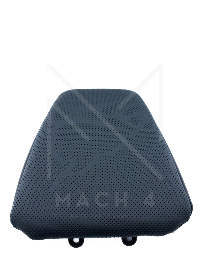 Laden Sie das Bild in Galerie -Viewer, BMW M Einleger Kopfstütze Nürburgring Leder Nappa schwarz Set / Headrest insert Nürburgring leather black für BMW M3 G80/G81 & M4 G82/G83