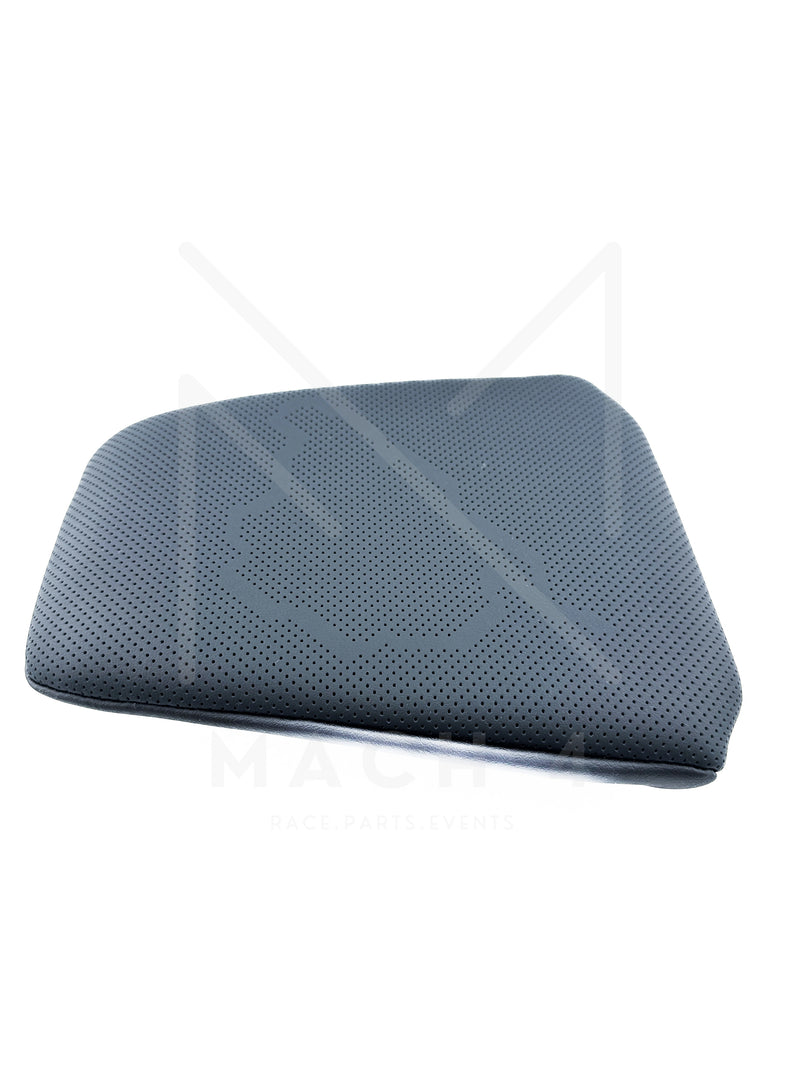 Laden Sie das Bild in Galerie -Viewer, BMW M Einleger Kopfstütze Nürburgring Leder Nappa schwarz Set / Headrest insert Nürburgring leather black für BMW M3 G80/G81 & M4 G82/G83