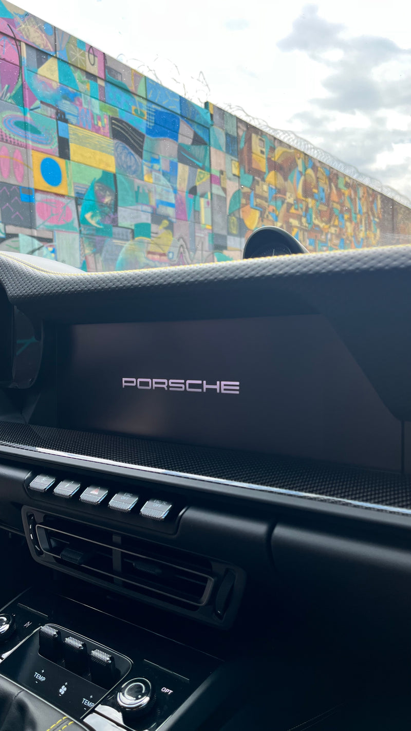 Laden Sie das Bild in Galerie -Viewer, Disskin Displayschutzfolie Porsche Navi 992 für Porsche 911 992 (alle Modelle)