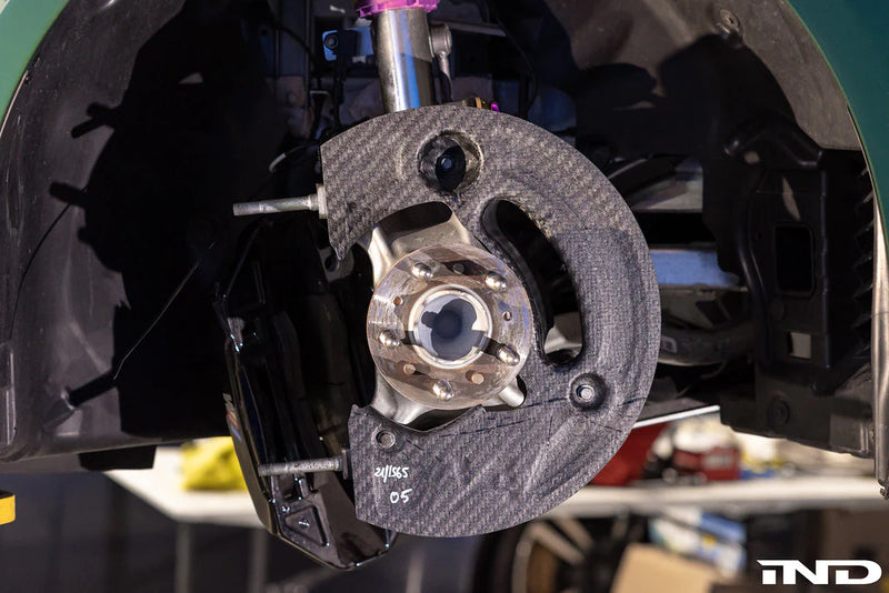 Laden Sie das Bild in Galerie -Viewer, Alpha-N Carbon Ankerbleche / Brake Duct für BMW M2 G87 - AN-0622