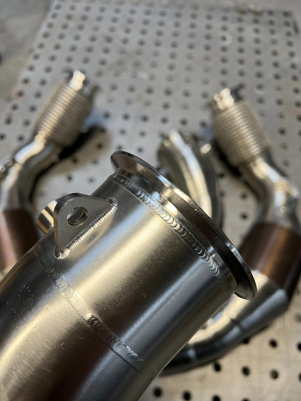Laden Sie das Bild in Galerie -Viewer, MH-Pipes Downpipes S63 Motor für BMW M5 / M8 F90/F91/F92/F93 F9x