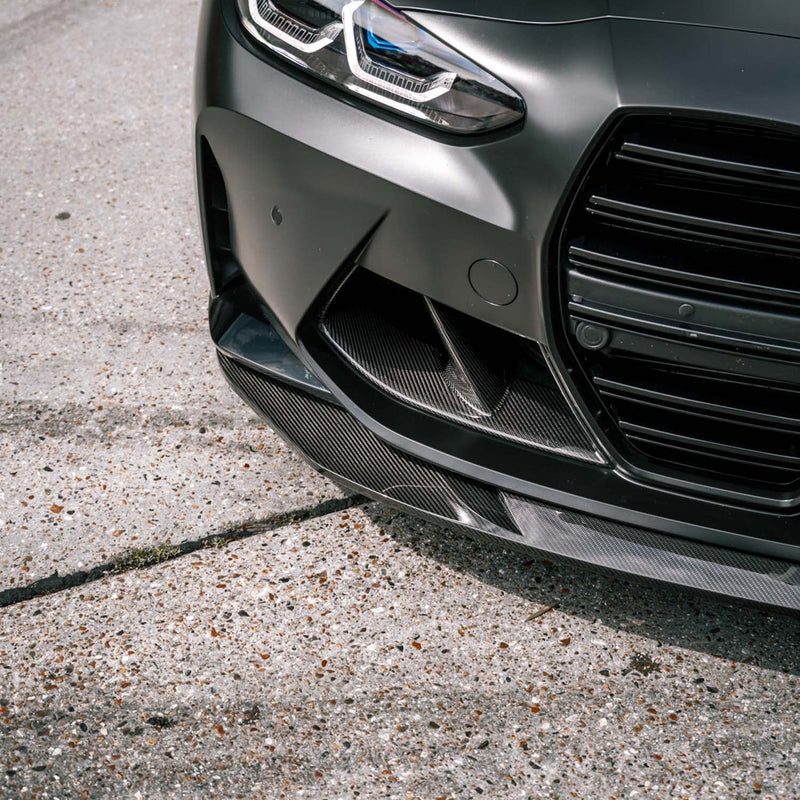 Laden Sie das Bild in Galerie -Viewer, R44/MHC+ Carbon Lufteinlässe Front OEM-Style / Air Ducts OEM für BMW M3 G80/G81 / M4 G82/G83