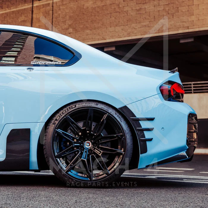Laden Sie das Bild in Galerie -Viewer, R44/MHC Carbon Zierblenden Seitenwand hinten Radkasten Performance-Style für BMW M2 G87