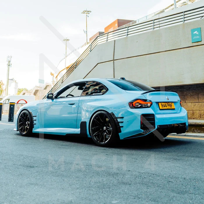 Laden Sie das Bild in Galerie -Viewer, R44/MHC Carbon Zierblenden Seitenwand hinten Radkasten Performance-Style für BMW M2 G87