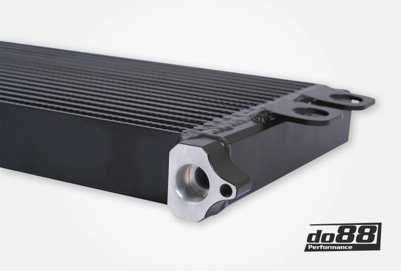 Laden Sie das Bild in Galerie -Viewer, do88 Motorölkühler Performance Rennsport schwarz für BMW M3 F80 / M4 F82/F83 S55 Motor - OC-170
