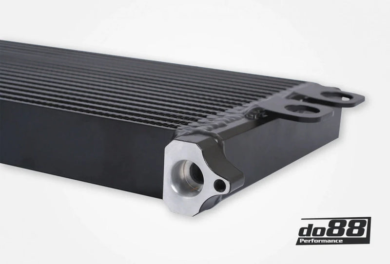 Laden Sie das Bild in Galerie -Viewer, do88 Motorölkühler Performance Rennsport schwarz für BMW M2 Competition / M2 CS F87 S55 Motor - OC-170