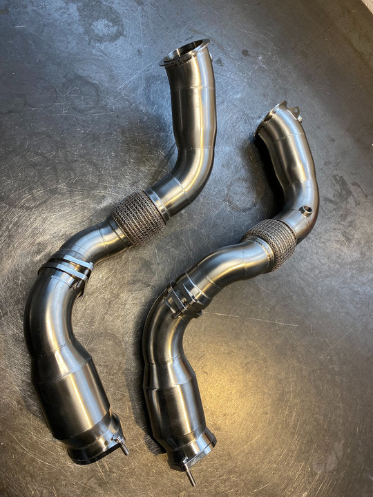 Laden Sie das Bild in Galerie -Viewer, MH-Pipes Downpipes S63 Motor für BMW X5M F95 LCI / X6M F96 LCI