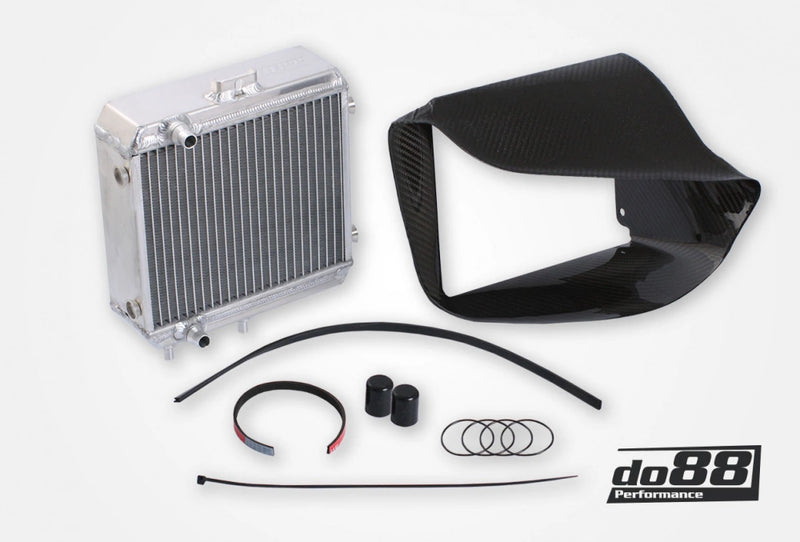 Laden Sie das Bild in Galerie -Viewer, do88 Ladeluftkühler seitlich mit Carbon Luftleitblech für BMW M3 F80 / M4 F82/F83 S55 Motor - WC-360