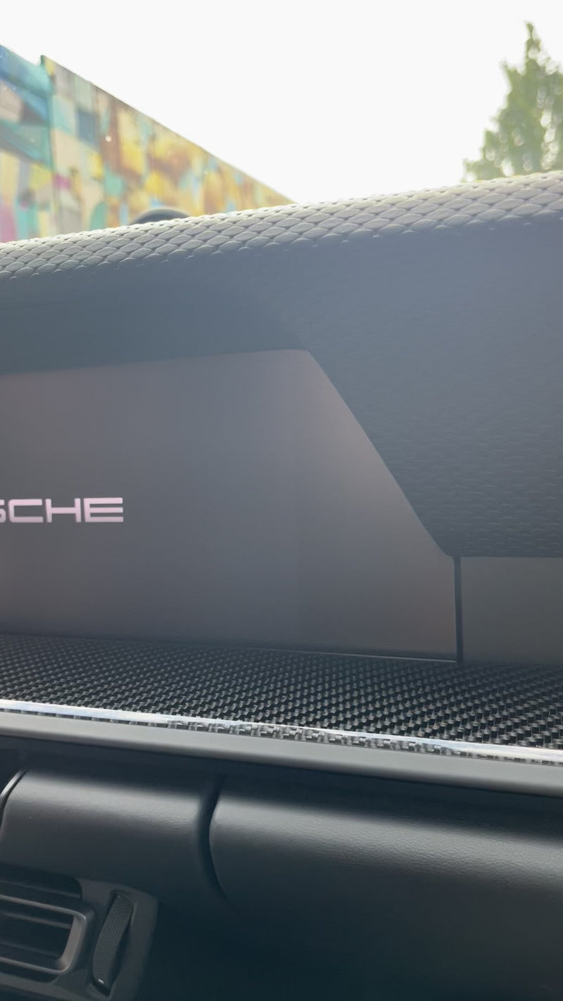 Laden und spielen Sie Video in Galerie -Viewer, Disskin Displayschutzfolie Porsche Navi 992 für Porsche 911 992 (alle Modelle)