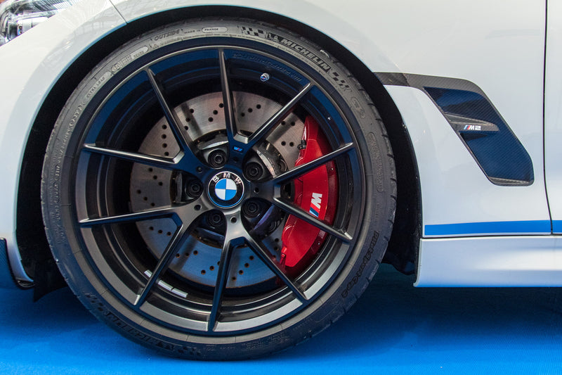 Laden Sie das Bild in Galerie -Viewer, BMW Alufelge M Performance Y-Speiche 763 jet black - 36108089344/36108089345