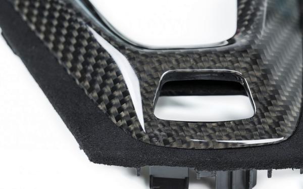 Laden Sie das Bild in Galerie -Viewer, BMW M Performance Mittelkonsolblende / Gangwahlschalter Blende Carbon/Alcantara für BMW M3/M4 F80/F82/F83 - 51162358358