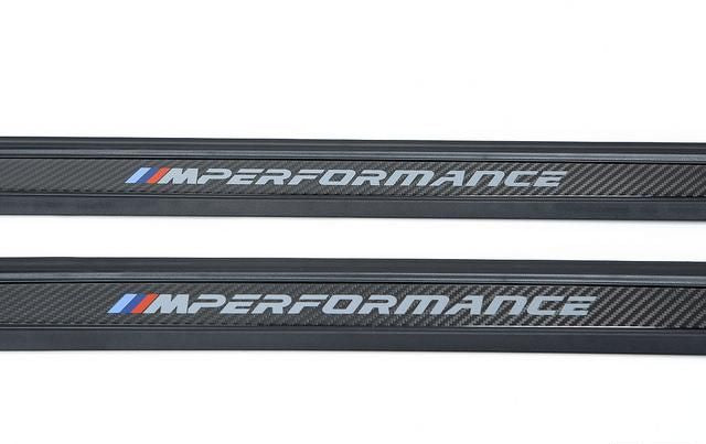 Laden Sie das Bild in Galerie -Viewer, BMW M Performance Blende Einstieg / Einstiegsleisten für BMW 1er F21 / BMW 2er F22/F23 / BMW M2 N55 F87 / BMW M2 Competition / BMW M2 CS - 51472457829