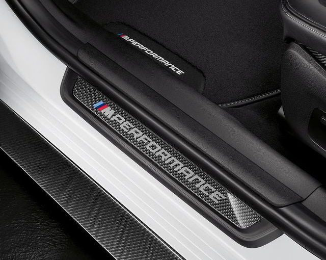 Laden Sie das Bild in Galerie -Viewer, BMW M Performance Carbon Blende Einstieg / Einstiegsleisten Set für BMW 4er G82/G83 - 51472472521