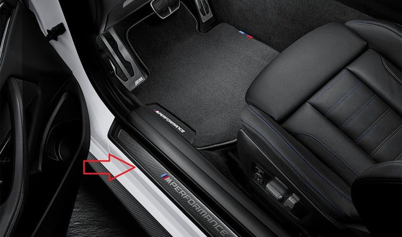 Laden Sie das Bild in Galerie -Viewer, BMW M Performance Carbon Blende Einstieg / Einstiegsleisten Set für BMW 4er G82/G83 - 51472472521