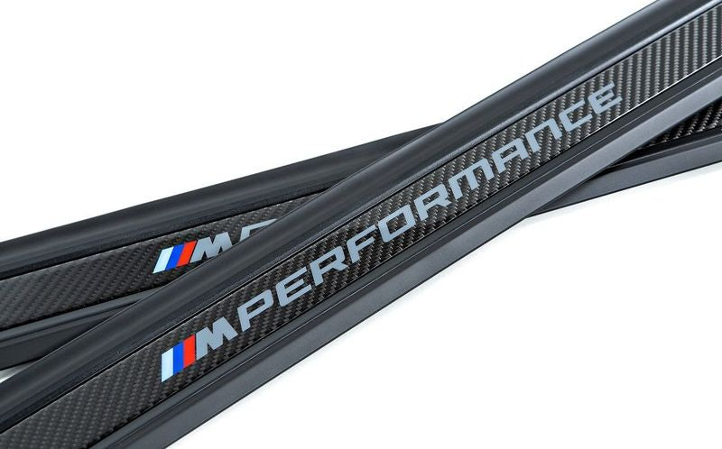 Laden Sie das Bild in Galerie -Viewer, BMW M Performance Carbon Blende Einstieg / Einstiegsleisten Set für BMW 4er G82/G83 - 51472472521