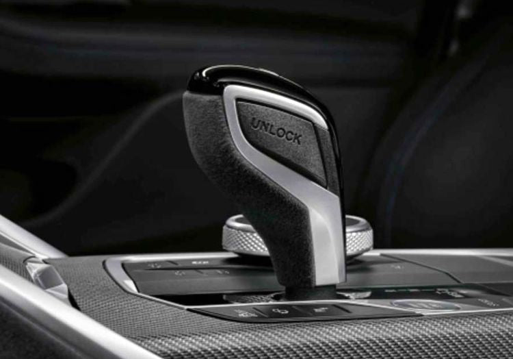 Laden Sie das Bild in Galerie -Viewer, BMW M Performance Wählhebel Alcantara für BMW i4 G26 - 61315A40306