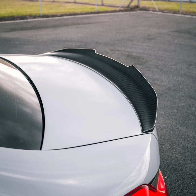 Laden Sie das Bild in Galerie -Viewer, R44/MHC+ Carbon Ducktail Style / Heckspoiler / Hecklippe für BMW M3 G80