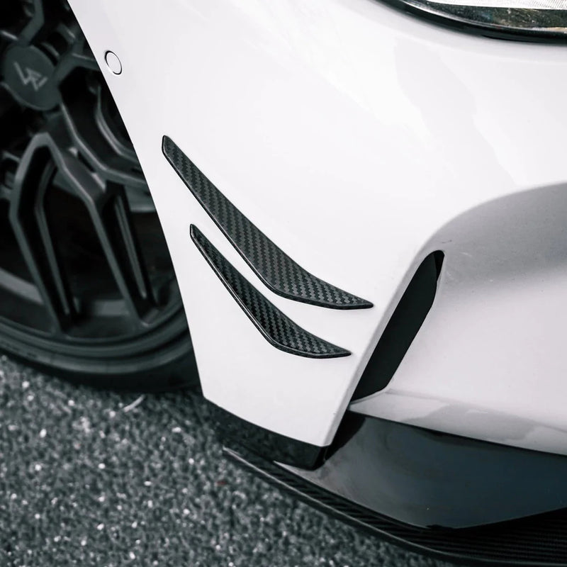 Laden Sie das Bild in Galerie -Viewer, R44/MHC+ Carbon Canards / Flaps Performance Style für BMW M3 G80/G81 & M4 G82/G83