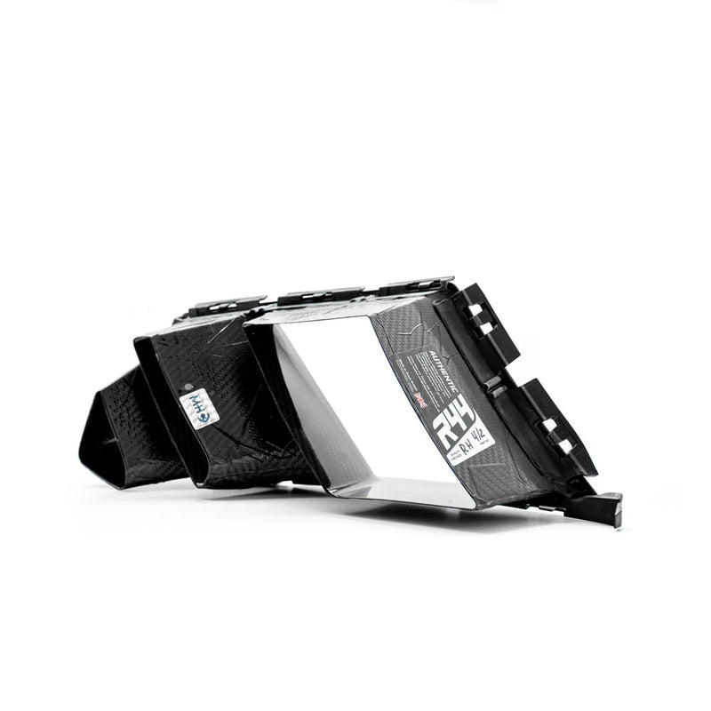 Laden Sie das Bild in Galerie -Viewer, R44/MHC+ Carbon Lufteinlässe Front / Air Ducts für BMW M3 G80/G81 / M4 G82/G83