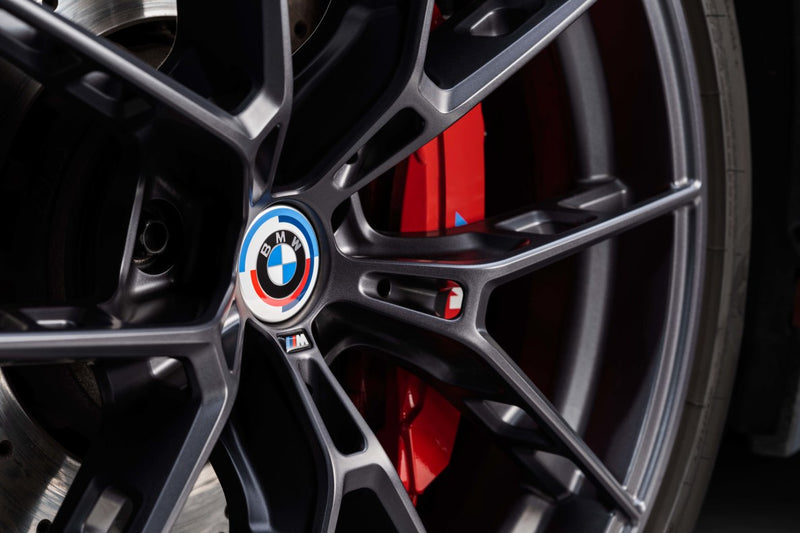 Laden Sie das Bild in Galerie -Viewer, BMW M 50 Jahre Radnabenabdeckung/Felgendeckel/Nabendeckel Ø 55 mm - 36125A57484