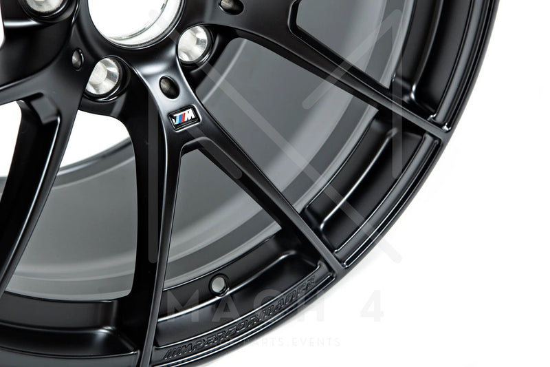 Laden Sie das Bild in Galerie -Viewer, BMW Motortsport GT4 Felge schwarz matt / rim black in 11x18 ET 30 für BMW M3 E90/E92 - 36108431617
