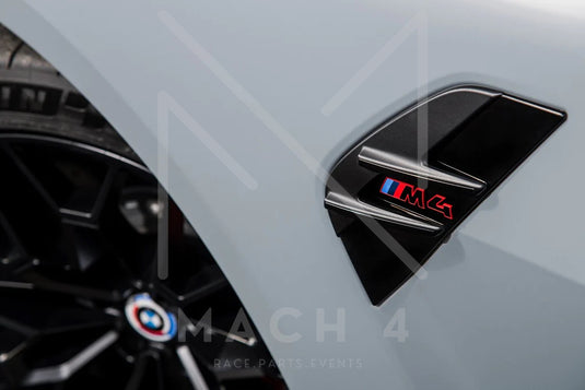 BMW Original M4 CSL G82 Seitenkiemen / Air Breather Badge schwarz/rot für BMW M4 G82/G83 - 51138086131/51138086132