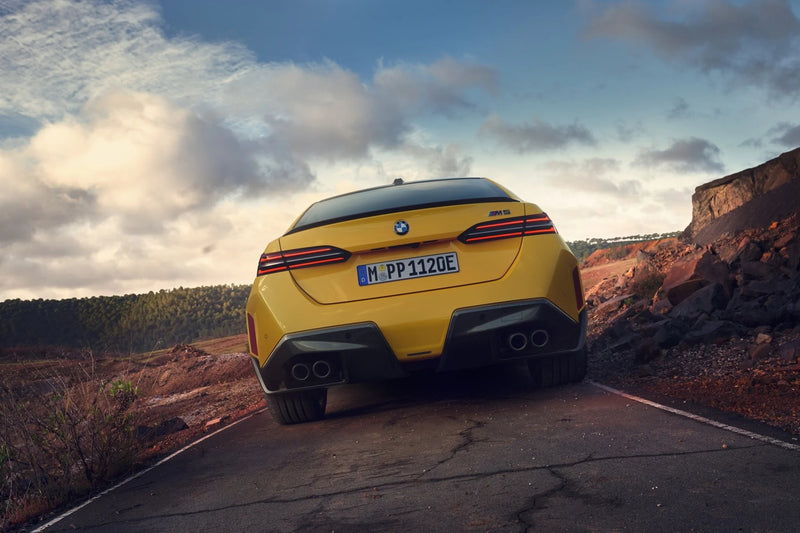 Laden Sie das Bild in Galerie -Viewer, BMW M Performance Heckdiffusor / Heck Einsatz Carbon für BMW M5 G90/G99 - 51755B6E579/51755B6E580
