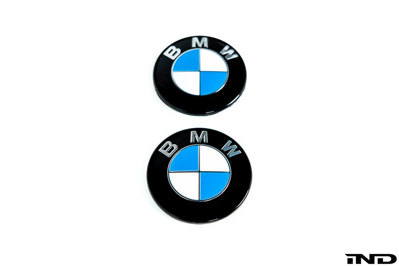 Laden Sie das Bild in Galerie -Viewer, (2. Wahl) IND Original BMW Embleme Set schwarz lackiert für BMW M3 G81 G87 S58 Motor

