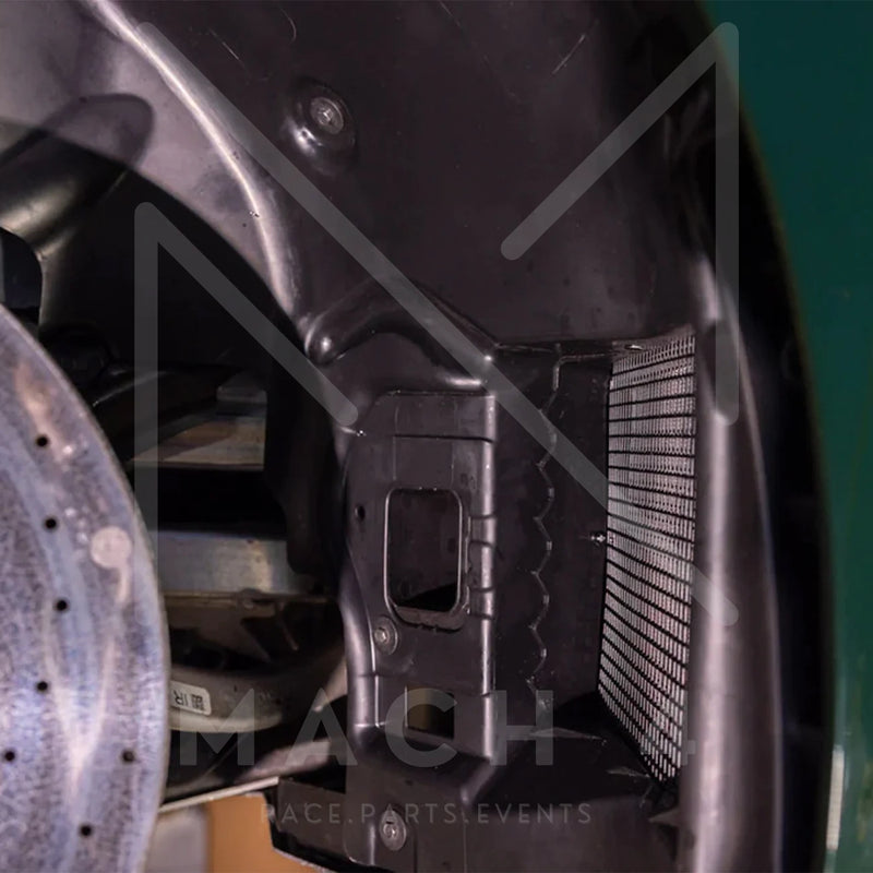 Laden Sie das Bild in Galerie -Viewer, Mach 4 Radhaus Gitter / Race Gitter / Enhanced Clearance Front Wheel Arch Kit für BMW M2 G87
