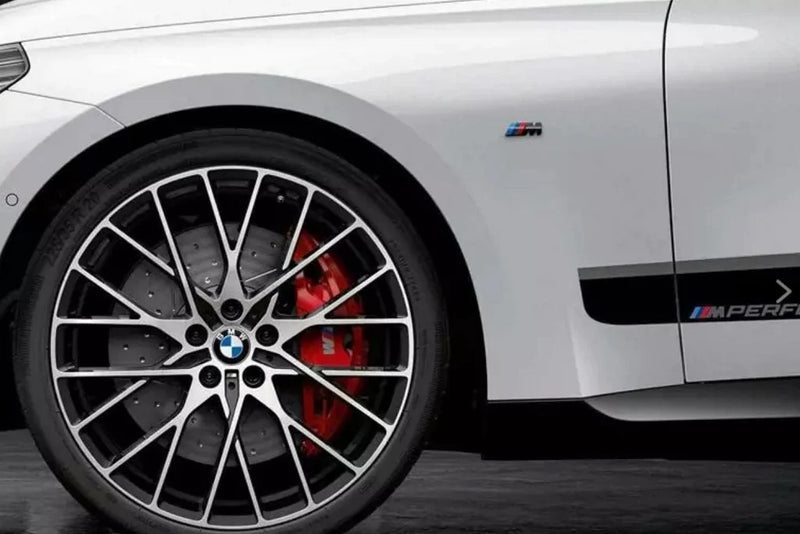 Laden Sie das Bild in Galerie -Viewer, BMW M Performance M Logo schwarz glanz Set für BMW 2er M240i G42 / i4 G26 / 4er G22/G23 - 51145A4B373
