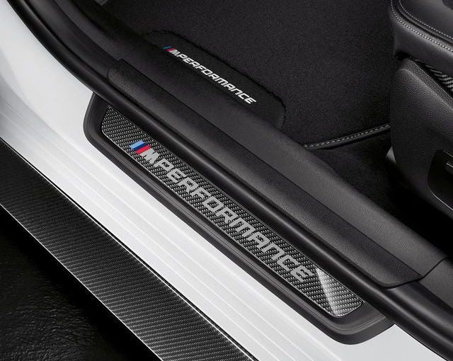 Laden Sie das Bild in Galerie -Viewer, BMW M Performance Carbon Blende Einstieg / Einstiegsleisten Set für BMW 4er G22/G23 - 51472472521
