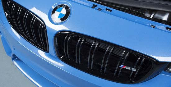 Laden Sie das Bild in Galerie -Viewer, BMW M Performance Frontziergitter/Nieren schwarz glanz für BMW M3 F80 - 51712352812/51712352813

